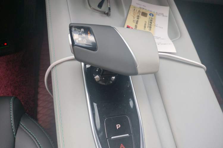 Used CHANGAN UNI-Z New Energy 2025 Smart New Blue Whale 125km Battleship Edition Gear Lever