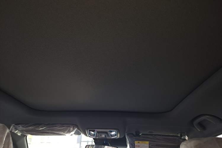Used CHANGAN UNI-Z New Energy 2025 Model, Smart New Blue Whale 125km Battleship+ Version Headliner