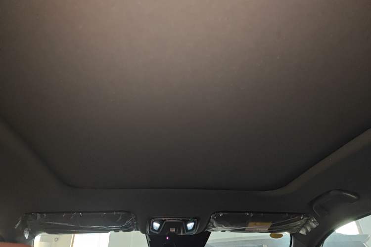 Used CHANGAN UNI-Z New Energy 2025 Model, Smart New Blue Whale 125km Battleship+ Version Headliner