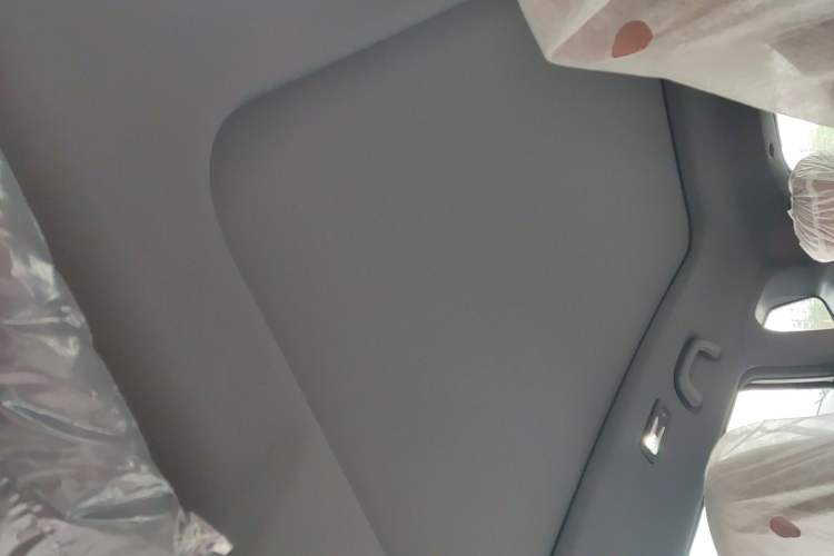 Used CHANGAN UNI-Z New Energy 2025 Model, Smart New Blue Whale 125km Battleship+ Version Headliner