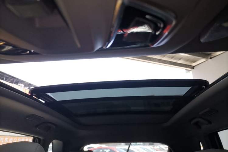 Used CHANGAN UNI-Z New Energy 2025 Smart New Blue Whale 125km Battleship Edition Headliner