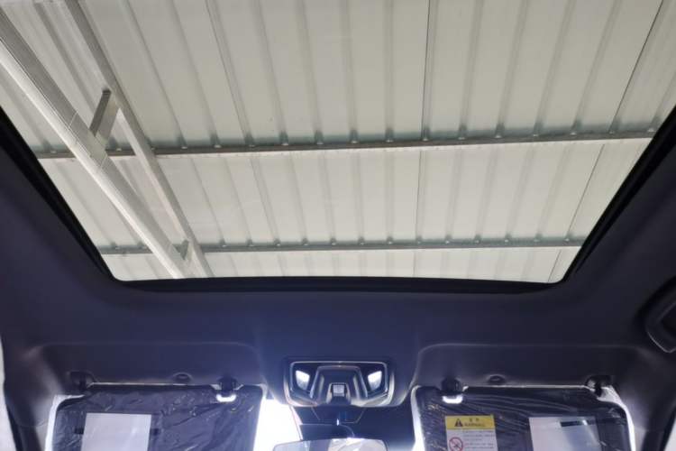Used CHANGAN UNI-Z New Energy 2025 Model, Smart New Blue Whale 125km Battleship+ Version Headliner