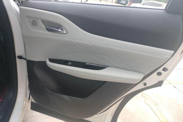 Used CHANGAN UNI-Z New Energy 2025 Smart New Blue Whale 125km Battleship Edition Interior 6