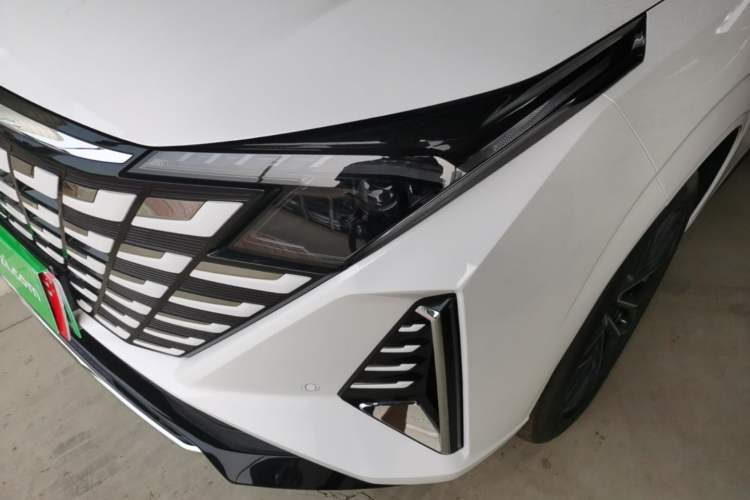 Used CHANGAN UNI-Z New Energy 2025 Model, Smart New Blue Whale 125km Battleship+ Version Left Front Headlight