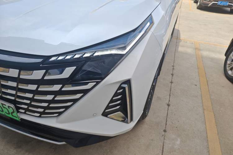 Used CHANGAN UNI-Z New Energy 2025 Model, Smart New Blue Whale 125km Battleship+ Version Left Front Headlight