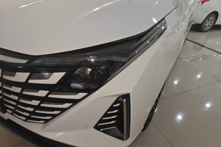 Used CHANGAN UNI-Z New Energy 2025 Model, Smart New Blue Whale 125km Battleship+ Version Left Front Headlight
