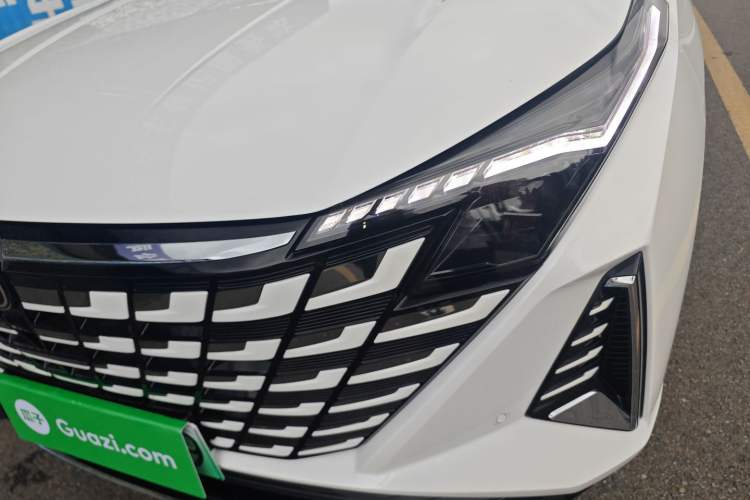 Used CHANGAN UNI-Z New Energy 2025 Smart New Blue Whale 125km Battleship Edition Left Front Headlight