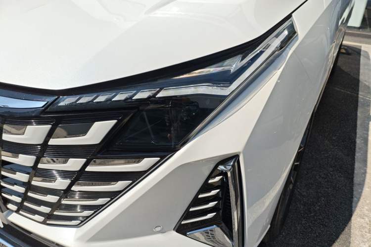 Used CHANGAN UNI-Z New Energy 2025 Model, Smart New Blue Whale 125km Ultra-Strong Version Left Front Headlight