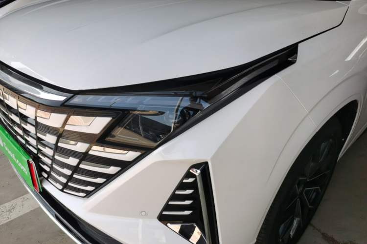 Used CHANGAN UNI-Z New Energy 2025 Model, Smart New Blue Whale 125km Battleship+ Version Left Front Headlight