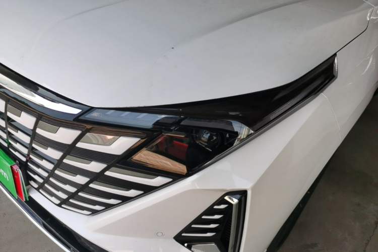 Used CHANGAN UNI-Z New Energy 2025 Model, Smart New Blue Whale 125km Battleship+ Version Left Front Headlight