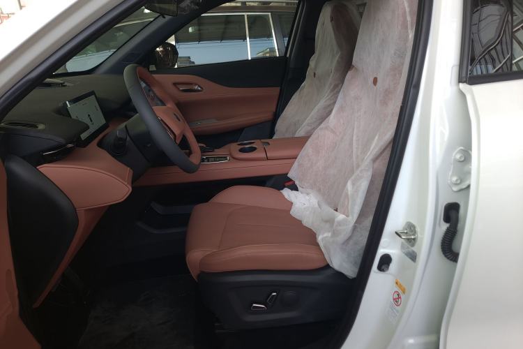 Used CHANGAN UNI-Z New Energy 2025 Model, Smart New Blue Whale 125km Battleship+ Version Left Front Seat