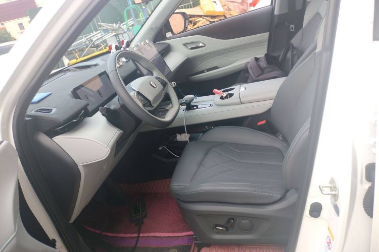 Used CHANGAN UNI-Z New Energy 2025 Smart New Blue Whale 125km Battleship Edition Left Front Seat