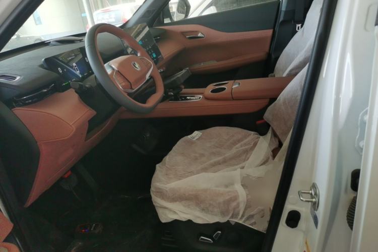 Used CHANGAN UNI-Z New Energy 2025 Model, Smart New Blue Whale 125km Battleship+ Version Left Front Seat