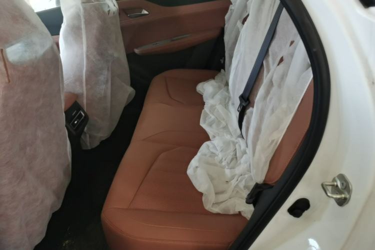 Used CHANGAN UNI-Z New Energy 2025 Model, Smart New Blue Whale 125km Battleship+ Version Left Rear Seat
