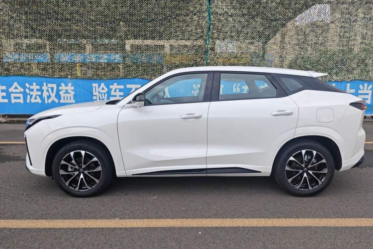 Used CHANGAN UNI-Z New Energy 2025 Smart New Blue Whale 125km Battleship Edition Left Side