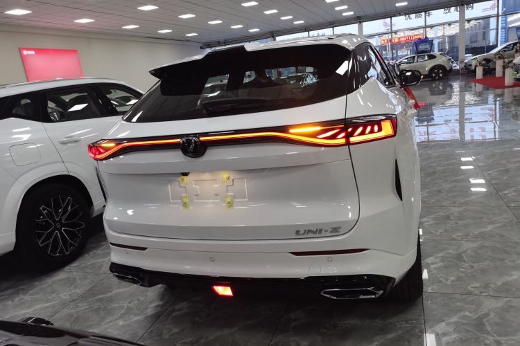Used CHANGAN UNI-Z New Energy 2025 Model, Smart New Blue Whale 125km Battleship+ Version Rear