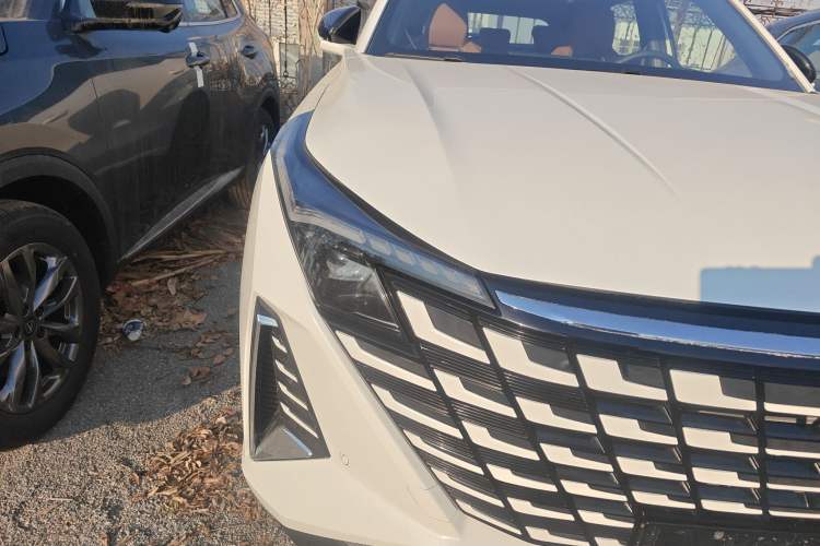 Used CHANGAN UNI-Z New Energy 2025 Model, Smart New Blue Whale 125km Battleship+ Version Right Front Headlight