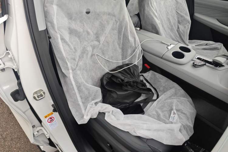 Used CHANGAN UNI-Z New Energy 2025 Smart New Blue Whale 125km Battleship Edition Right Front Seat