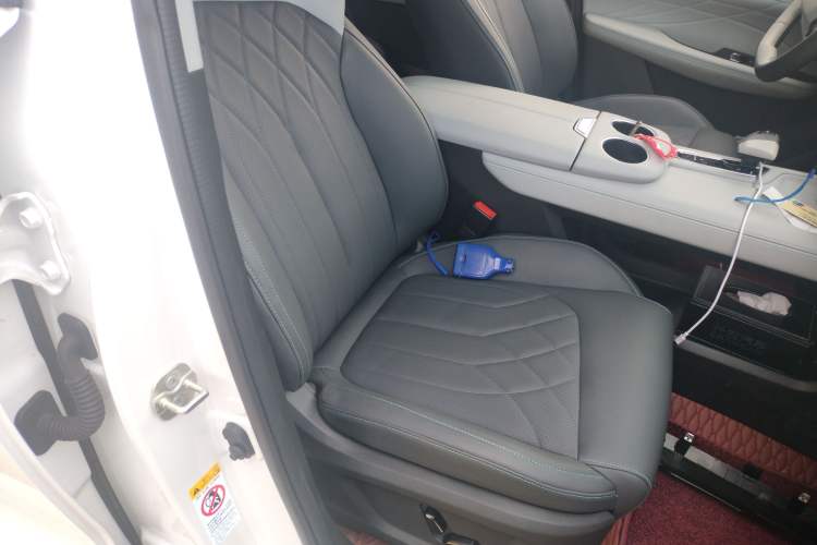 Used CHANGAN UNI-Z New Energy 2025 Smart New Blue Whale 125km Battleship Edition Right Front Seat