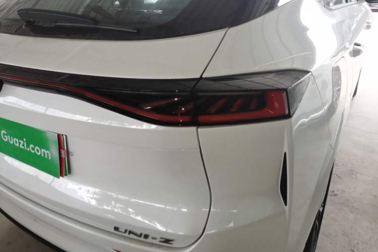 Used CHANGAN UNI-Z New Energy 2025 Model, Smart New Blue Whale 125km Battleship+ Version Right Rear Taillight