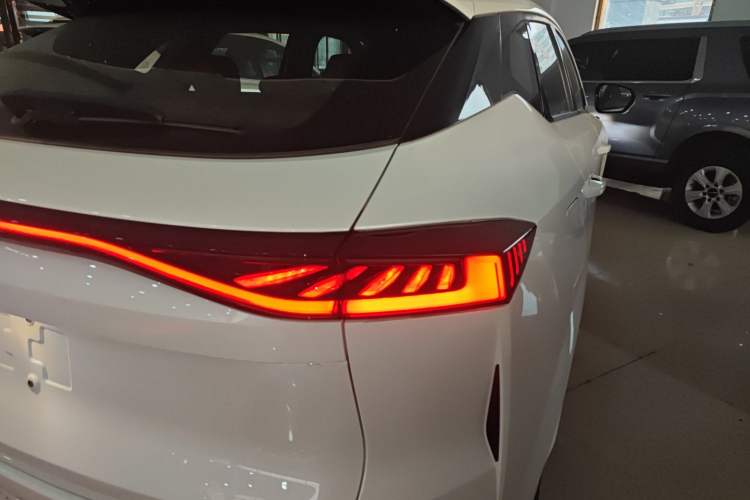 Used CHANGAN UNI-Z New Energy 2025 Model, Smart New Blue Whale 125km Battleship+ Version Right Rear Taillight