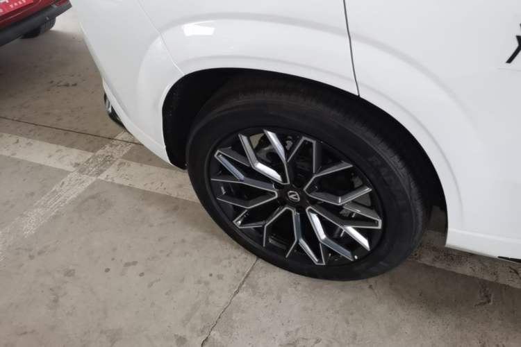 Used CHANGAN UNI-Z New Energy 2025 Model, Smart New Blue Whale 125km Battleship+ Version Right Rear Wheel Hub