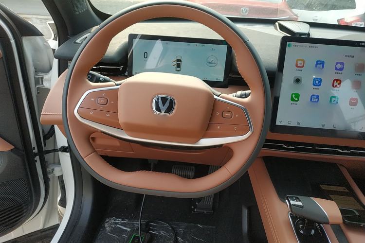 Used CHANGAN UNI-Z New Energy 2025 Model, Smart New Blue Whale 125km Battleship+ Version Steering Wheel