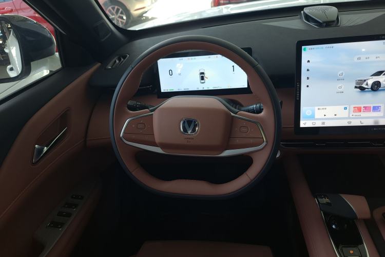 Used CHANGAN UNI-Z New Energy 2025 Model, Smart New Blue Whale 125km Battleship+ Version Steering Wheel