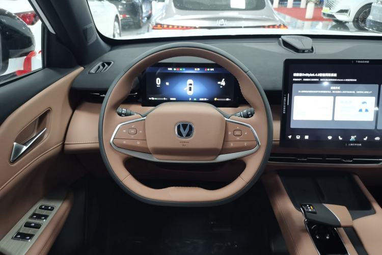 Used CHANGAN UNI-Z New Energy 2025 Model, Smart New Blue Whale 125km Battleship+ Version Steering Wheel