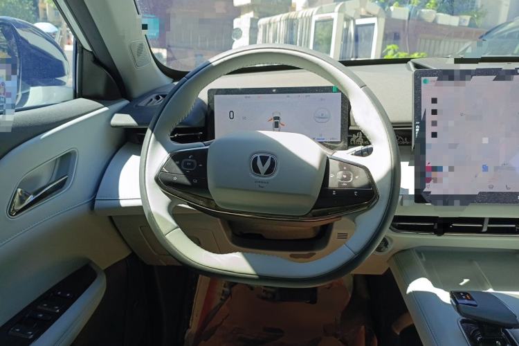 Used CHANGAN UNI-Z New Energy 2025 Model, Smart New Blue Whale 125km Ultra-Strong Version Steering Wheel
