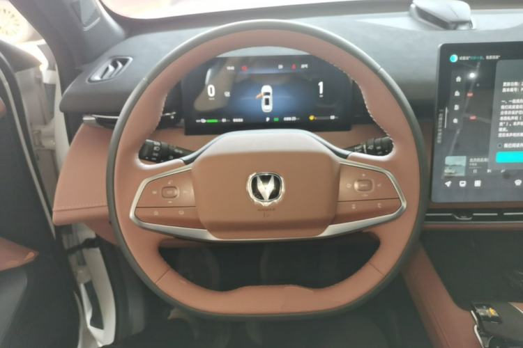 Used CHANGAN UNI-Z New Energy 2025 Model, Smart New Blue Whale 125km Battleship+ Version Steering Wheel