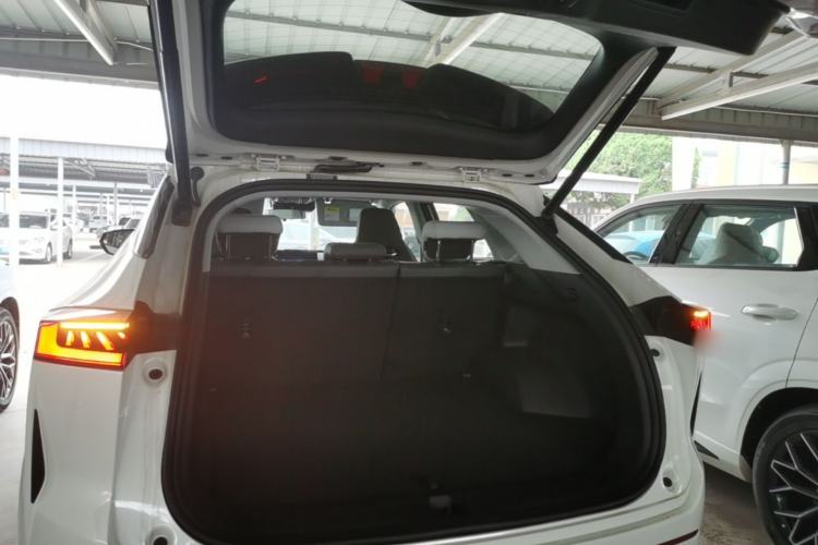 Used CHANGAN UNI-Z New Energy 2025 Model, Smart New Blue Whale 125km Battleship+ Version Trunk