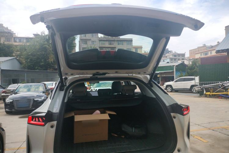 Used CHANGAN UNI-Z New Energy 2025 Smart New Blue Whale 125km Battleship Edition Trunk
