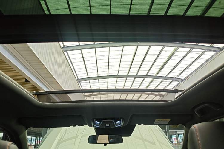 Used CHANGAN UNI-Z New Energy 2026 Model Smart New Blue Whale 130km Excellence Edition Headliner