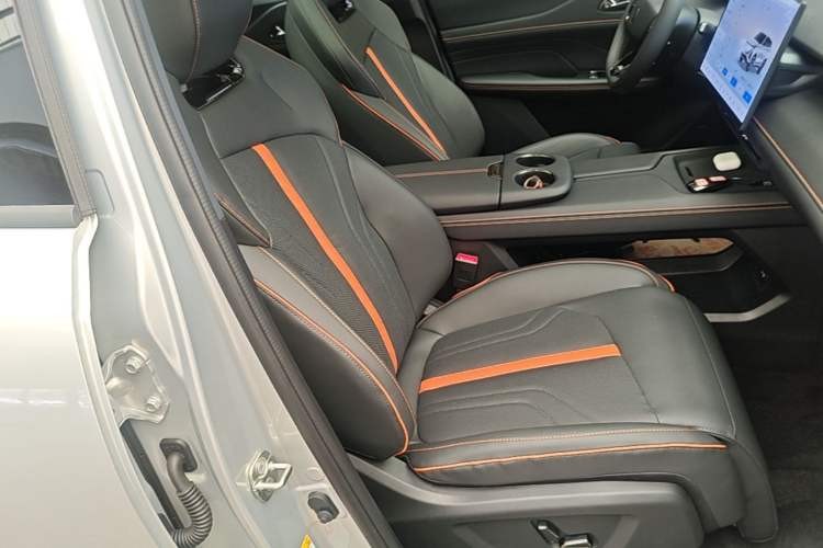 Used CHANGAN UNI-Z New Energy 2026 Model Smart New Blue Whale 130km Excellence Edition Right Front Seat