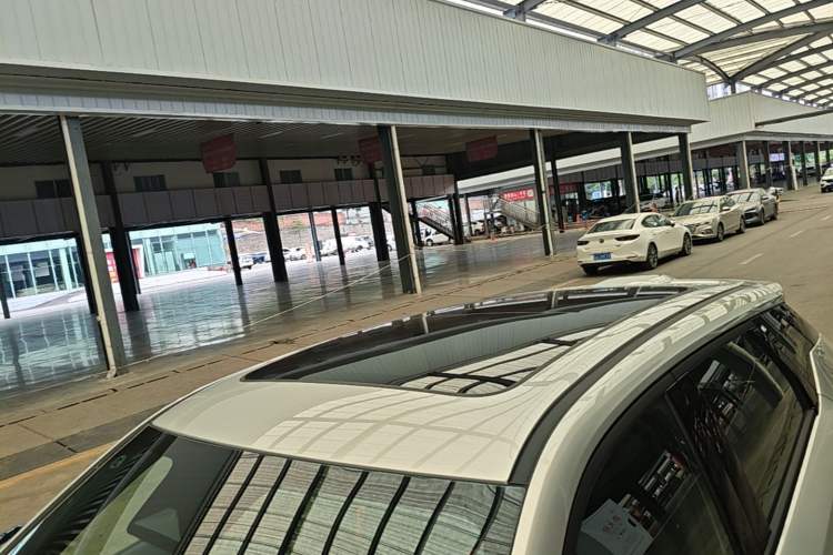 Used CHANGAN UNI-Z New Energy 2026 Model Smart New Blue Whale 130km Excellence Edition Roof