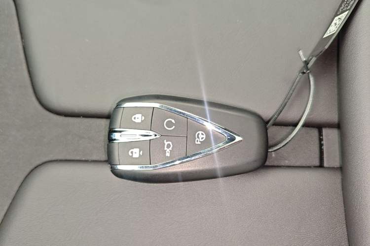 Used CHANGAN UNI-Z New Energy 2026 Model Smart New Blue Whale 130km Excellence Edition Vehicle Key