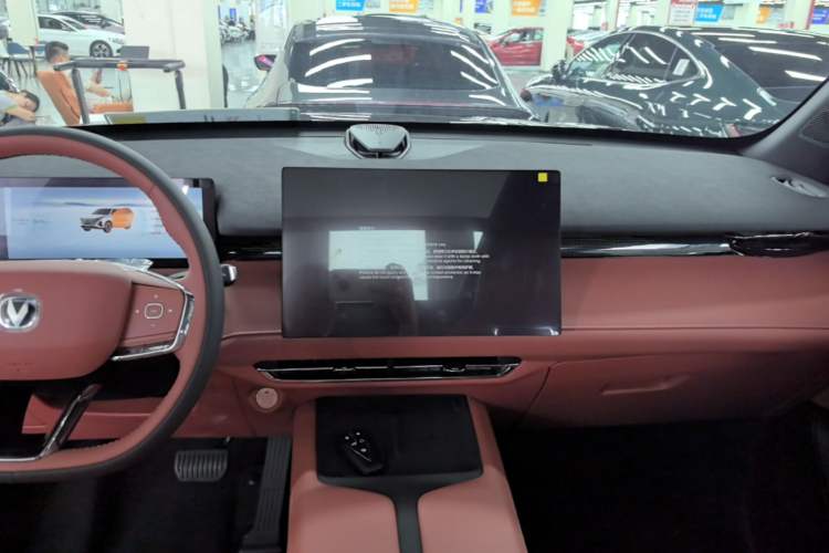 Used CHANGAN UNI-Z New Energy 2026 Model Smart New Blue Whale 130km Excellence Edition Audio And AC Panel