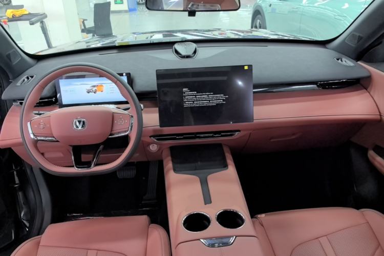 Used CHANGAN UNI-Z New Energy 2026 Model Smart New Blue Whale 130km Excellence Edition Center Console