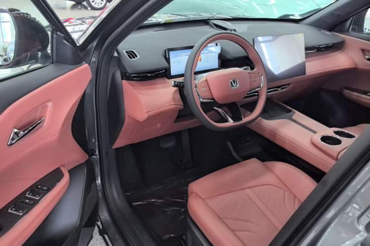 Used CHANGAN UNI-Z New Energy 2026 Model Smart New Blue Whale 130km Excellence Edition Driver Seat