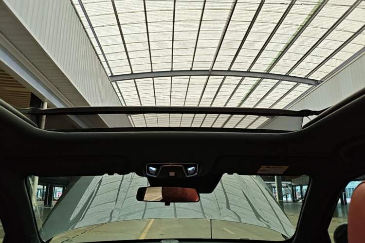 Used CHANGAN UNI-Z New Energy 2026 Model Smart New Blue Whale 130km Excellence Edition Headliner
