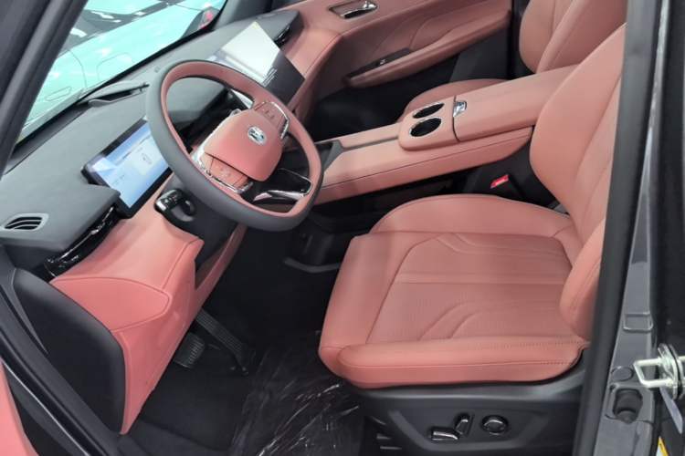 Used CHANGAN UNI-Z New Energy 2026 Model Smart New Blue Whale 130km Excellence Edition Left Front Seat