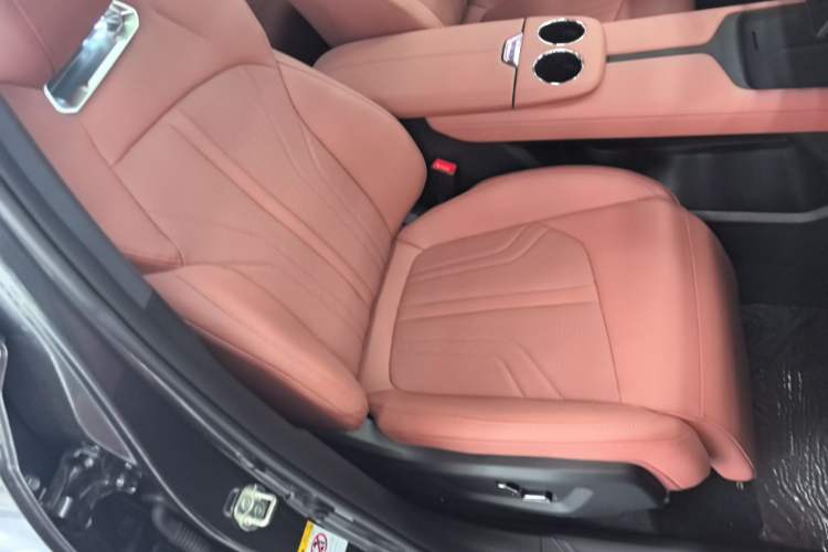Used CHANGAN UNI-Z New Energy 2026 Model Smart New Blue Whale 130km Excellence Edition Right Front Seat