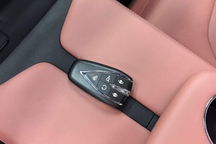 Used CHANGAN UNI-Z New Energy 2026 Model Smart New Blue Whale 130km Excellence Edition Vehicle Key