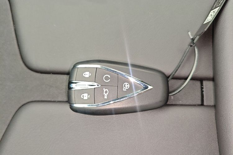 Used CHANGAN UNI-Z New Energy 2026 Model Smart New Blue Whale 130km Excellence Edition Vehicle Key