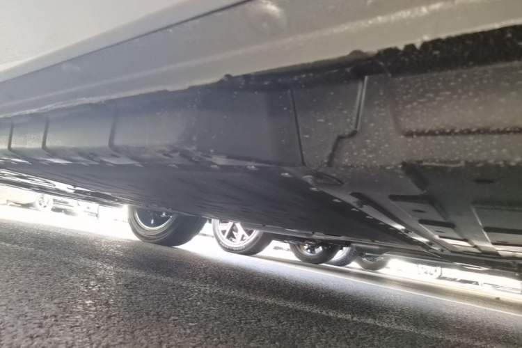 Used CHANGAN UNI-Z New Energy 2026 Model Smart New Blue Whale 130km Excellence Edition Left Side Sill