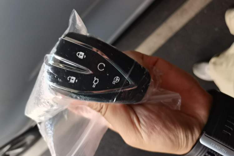 Used CHANGAN UNI-Z New Energy 2026 Model Smart New Blue Whale 130km Excellence Edition Vehicle Key