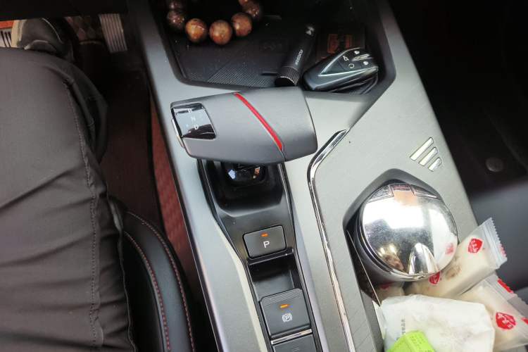 Used CHANGAN X5 PLUS 2024 1.5T DCT Excellence Edition Gear Lever