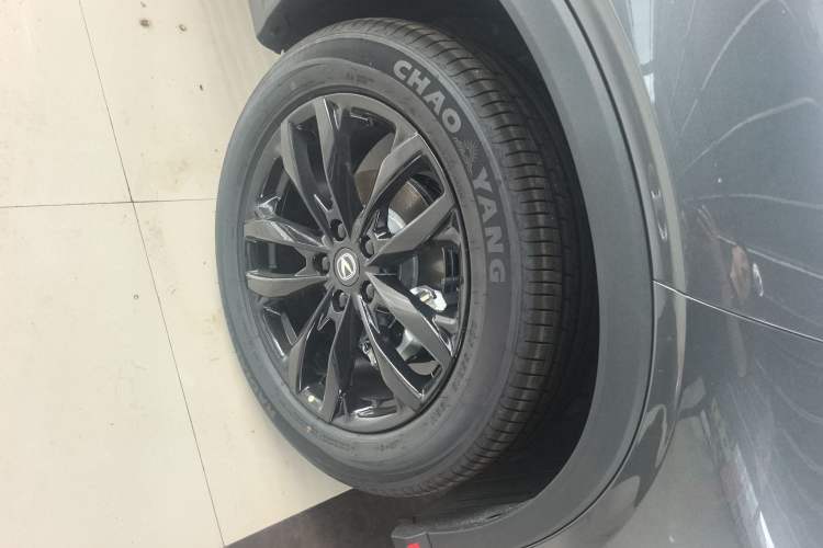 Used CHANGAN X5 PLUS 2026 Model, Second Generation, 1.5T Transcendence PRO Right Front Wheel Hub