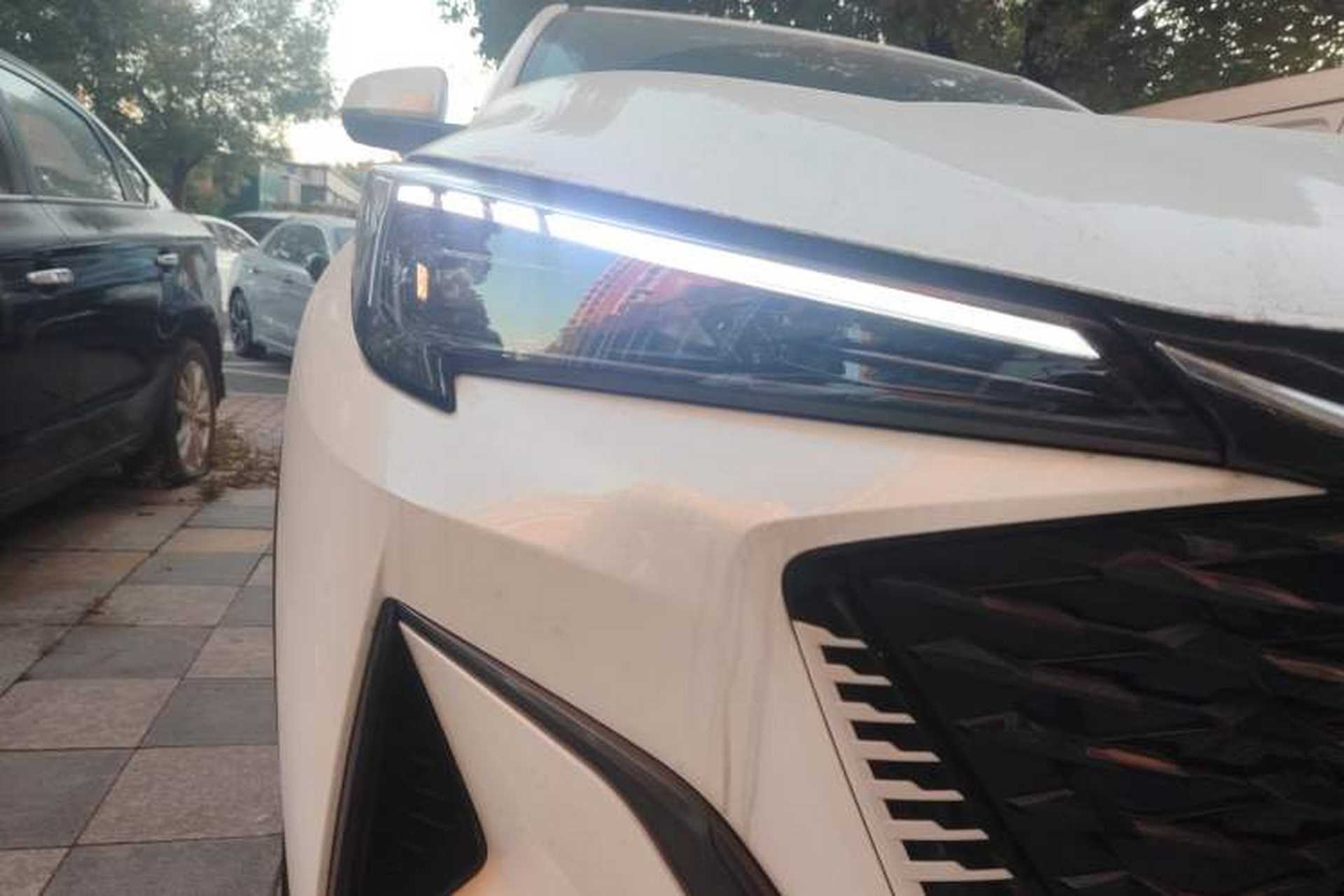 Used CHANGAN X5 PLUS 2024 1.5T DCT Pioneer Edition Right Front Headlight